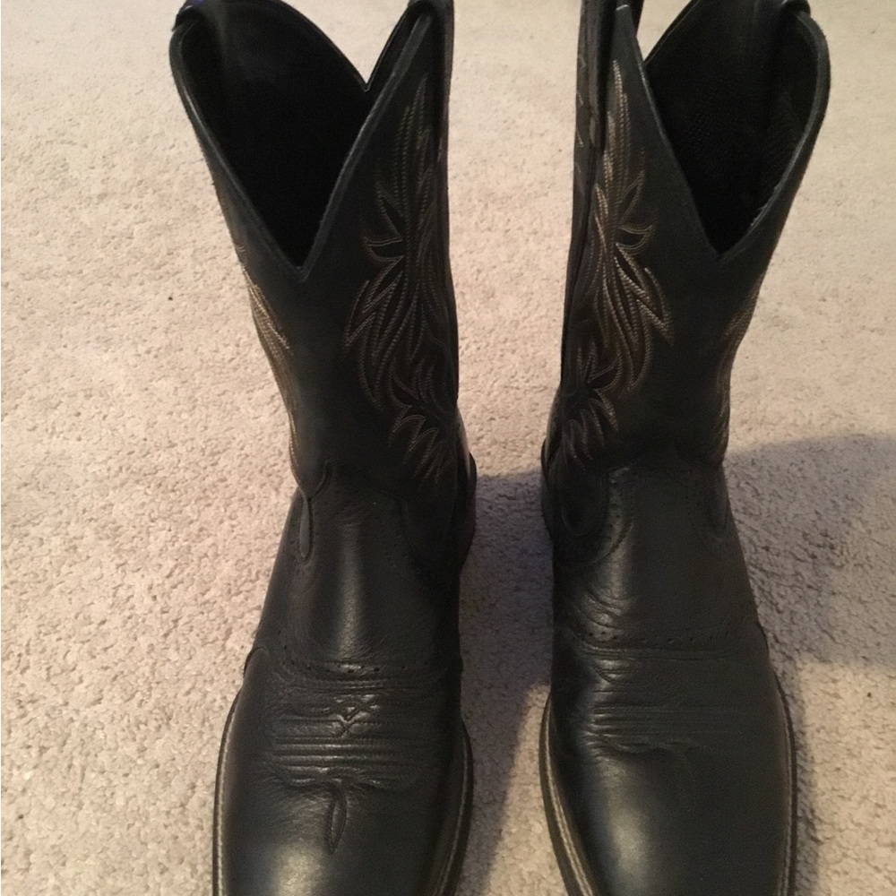 Ariat men’s black leather boots. Size 10EE